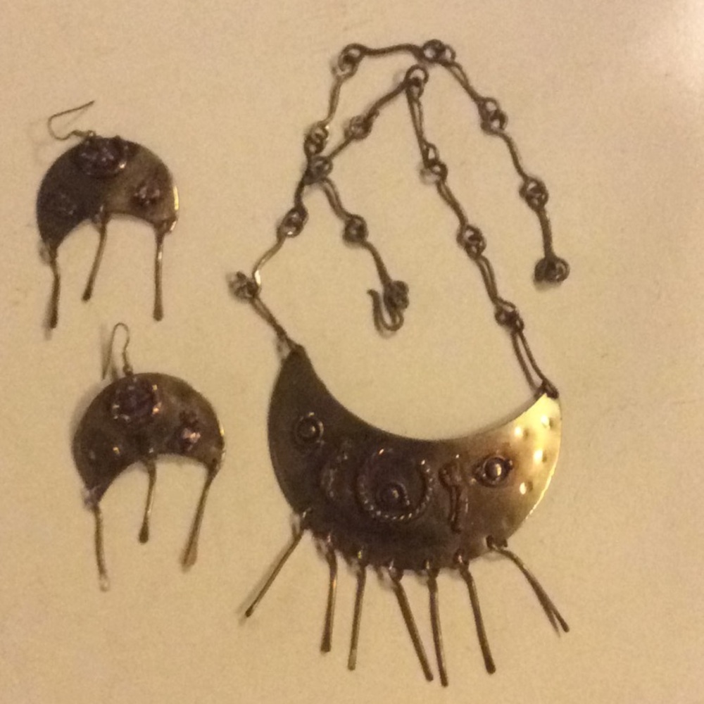 VINTAGE COSTUME JEWELRY NECKLACE & EARRING SET